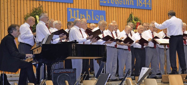 Die  Singgemeinschaft  unter der Leitu...er des Gesangvereins Frohsinn Wyhlen.   | Foto: Martina Weber-Kroker