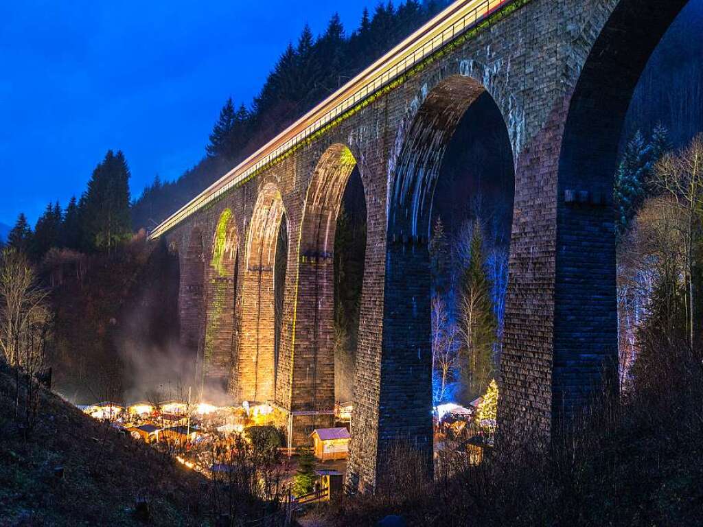 Phillipp Geists Lichterbilder auf Pfeilern und Bgen des Ravenna-Viadukts boten Besuchern ein spektakulres Erlebnis.