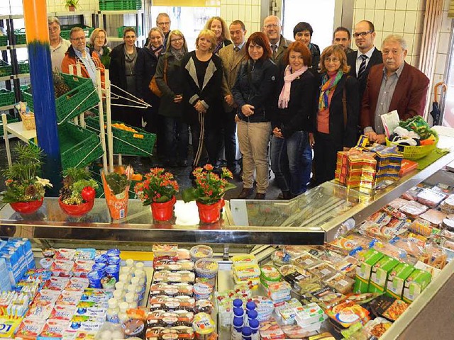 Vertreter der Unternehmen, die hinter ...ion stehen, trafen sich im Tafelladen.  | Foto: Peter Gerigk