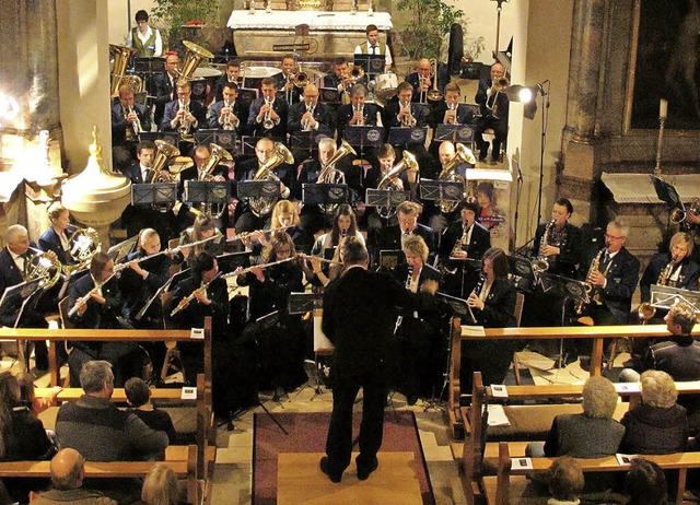 Der Musikverein Bad Bellingen begeiste...t einem ungewhnlichen Kirchenkonzert.  | Foto: Jutta Schtz