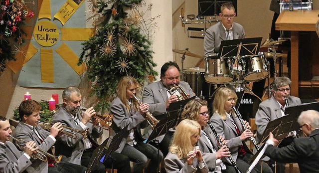 Die Ruhe weg hattten die Musiker aus S...us-Hofen bei ihrem Weihnachtskonzert.   | Foto: Hege