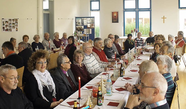 Die pensionierten Bediensteten der Sta...ch bei der Weihnachtsfeier gut gehen.   | Foto: Stadtverwaltung