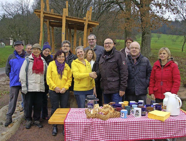 Die Initiatoren des Memersgrundfestes...e  fr den Spielplatz am Kapellenweg.   | Foto: Wolfgang Beck