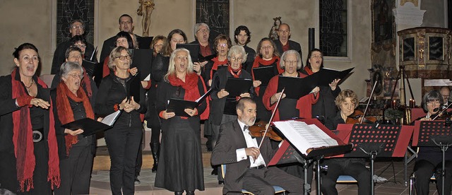 Cantate Domino und das Salonorchester ... der Katholischen Kirche in hlingen.   | Foto: Dorothe Kuhlmann