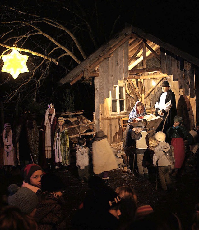 Christi Geburt bei der Zartener Stallweihnacht   | Foto: Christian John