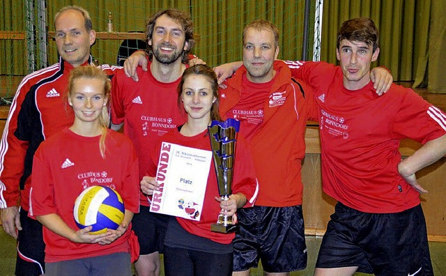 Sieger des Volleyball-Nikolausturniers...hler, Lothar Ketterer und Uwe Knaak.   | Foto: nk