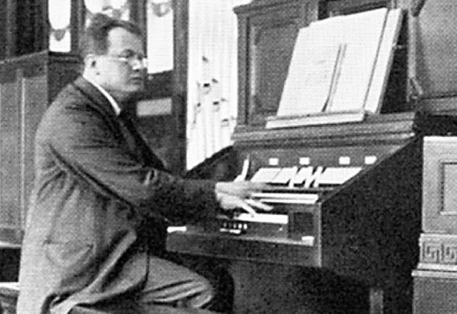 Max Reger 1913 an der Welte-Orgel in Freiburg  | Foto: Max-Reger-Institut