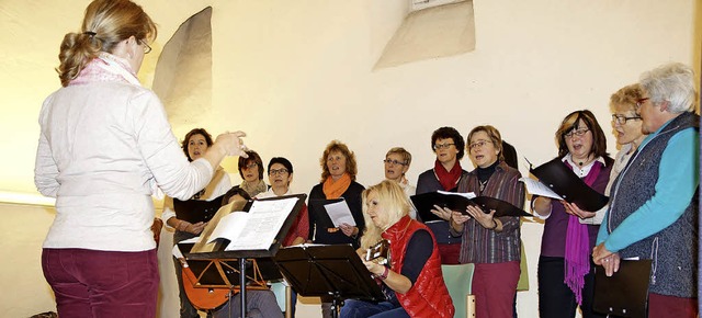 Fr musikalische Unterhaltung sorgte d...ter der Leitung von Angela Zillessen.   | Foto: Heller