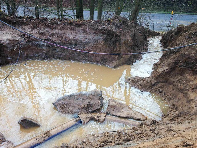 Die Schadensstelle an der Kreisstrae Richtung Neuenburg.  | Foto: Stadtwerke Mllheim-Staufen