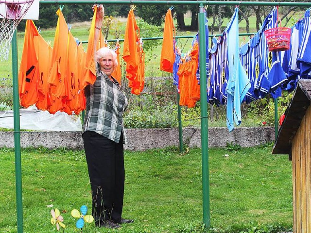 Lotte Kromer hat 44 Jahre lang die Tri... der groen  Wertschtzung Prsente.    | Foto: Gert Brichta