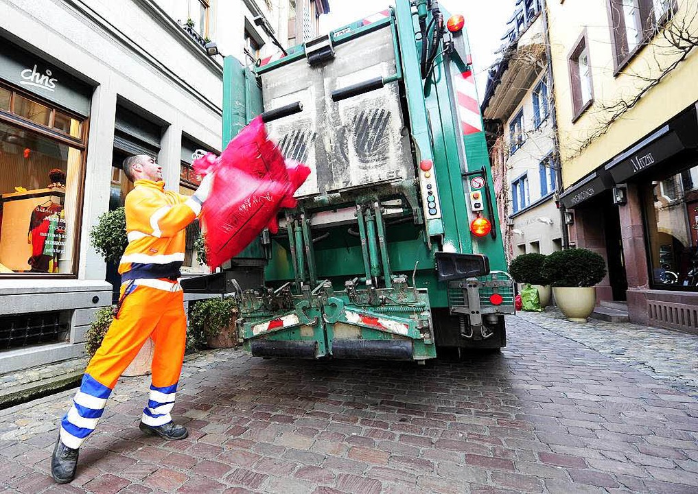 So Andern Sich In Freiburg Die Mullabfuhrtermine Uber Weihnachten Freiburg Badische Zeitung