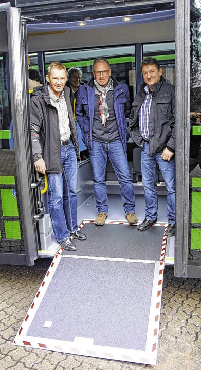 Begutachten die Rampe: Lothar Probst (von links), Thomas Rüd und Jürgen Bächle  | Foto: Manfred Dinort