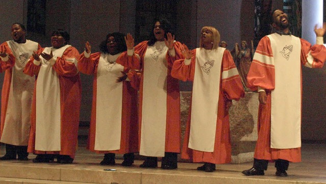 The Glory Gospel Singers New York bege...n ihre Zuhrer in der Grwihler Kirche  | Foto: Karin Stckl-Steinebrunner