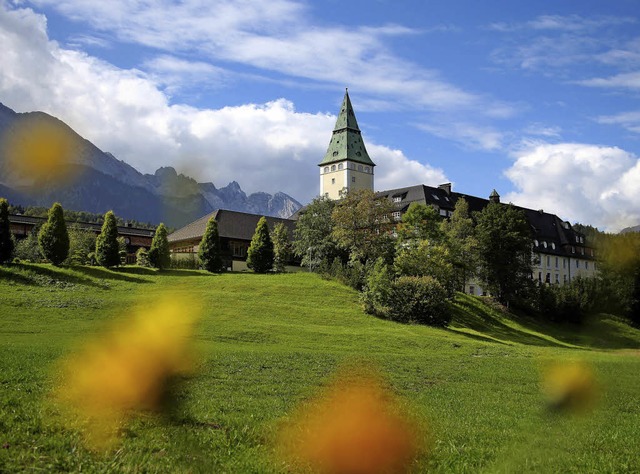 Idylle pur: Im Juni treffen sich die R...artenkirchener auf den Kopf gestellt.   | Foto: dpa