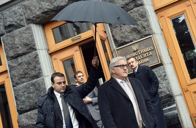 Auenminister Frank-Walter Steinmeier auf schwieriger Mission in Kiew  | Foto: AFP