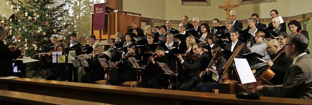 Der evangelische Kirchenchor und das O...m Konzert am vergangenen Samstagabend   | Foto: Heidi Fssel