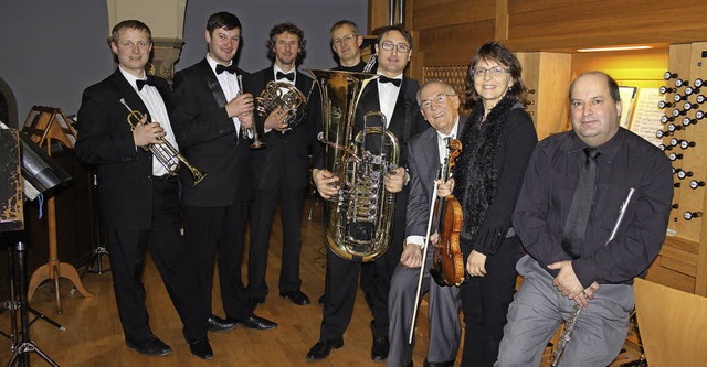 Nach dem Konzert: Brass-Quintett Kiew ...chnabel und Felix Grber (von links).   | Foto: Antje Gessner