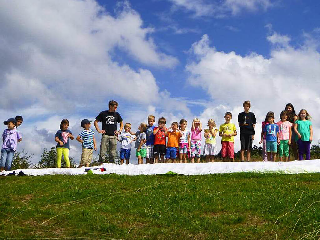 Einen kurzweiligen Nachmittag verbrachten 22 Kinder im Rahmen des Elzacher Sommerferienprogramms bei den Elztalfliegern der Freilichtbegegnungssttte in Prechtal.