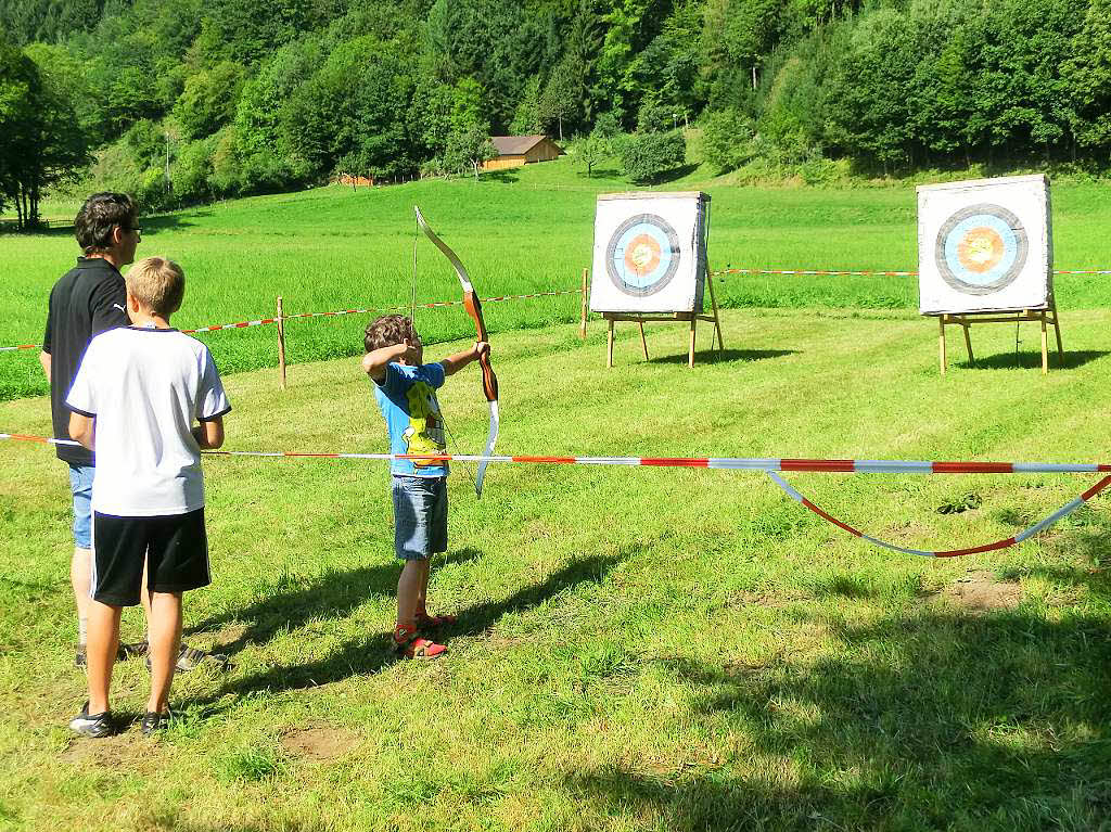 Schtzenfest in Oberprechtal: Beim Kleinkaliberschtzenverein in Oberprechtal kann man auch das Bogenschieen ausprobieren.