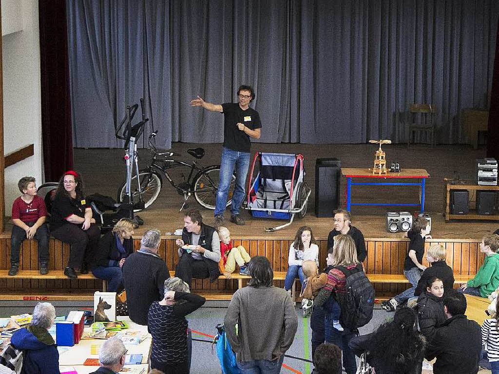 Flohmarkt mit Versteigerung in der Turnhalle Elzach