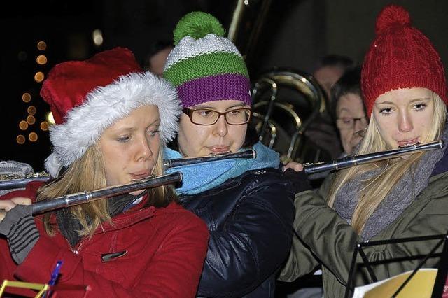 Stadtmusik verbreitet Weihnachtsstimmung