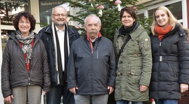 Symbolische Scheckbergabe  fr die BZ...n Hilfen beim Caritasverband in Lahr.   | Foto: christian kramberg