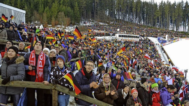 Ein volles Stadion an der Hochfirstsch... schon in wenigen Wochen wiederholen.   | Foto: Peter Stellmach