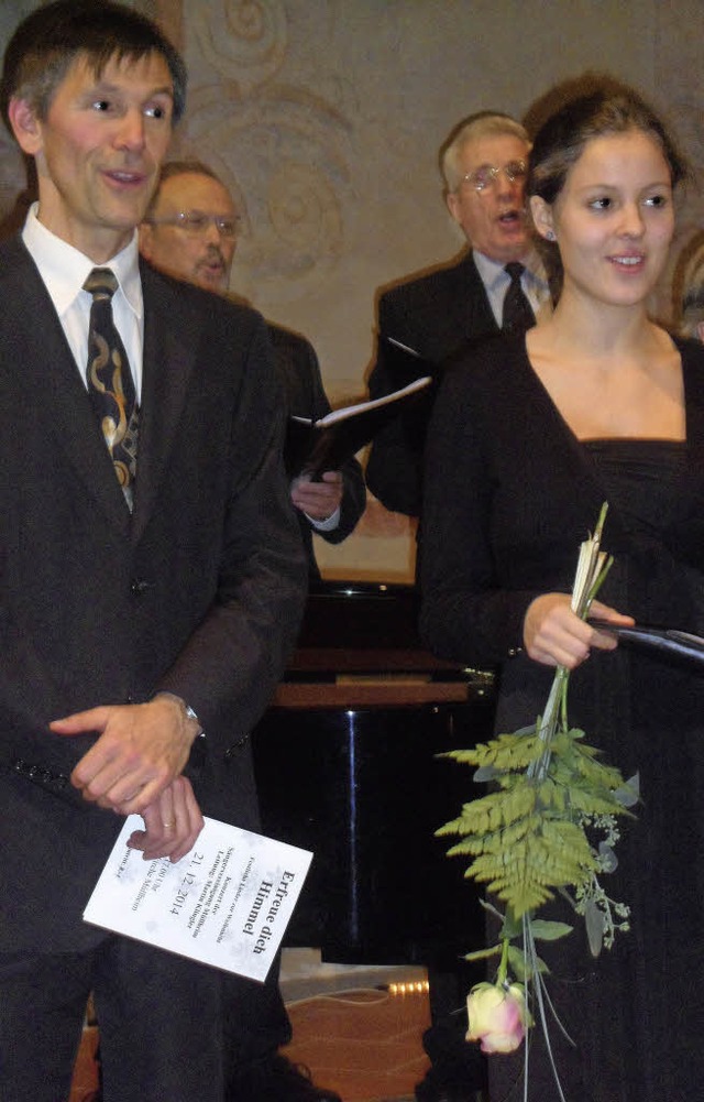 Beim Weihnachtskonzert der Sngerverei...n Chorleiter Martin Klingler (links).   | Foto: privat
