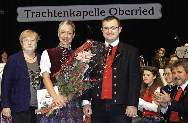 Fltistin Kerstin Hug (2. von links) w...er geehrt, wofr es viel Beifall gab.   | Foto: PRIVAT