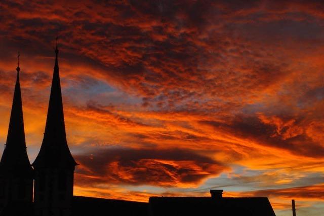 Ein wundervoller Sonnenuntergang ber Kenzingen