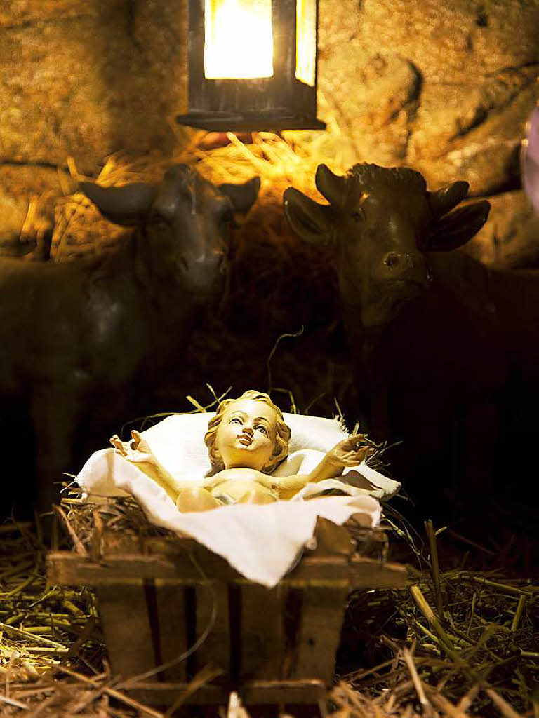 In den Elztler Kirchen gibt es jetzt wieder schn geschnitzte farbige Krippen zu bewundern.