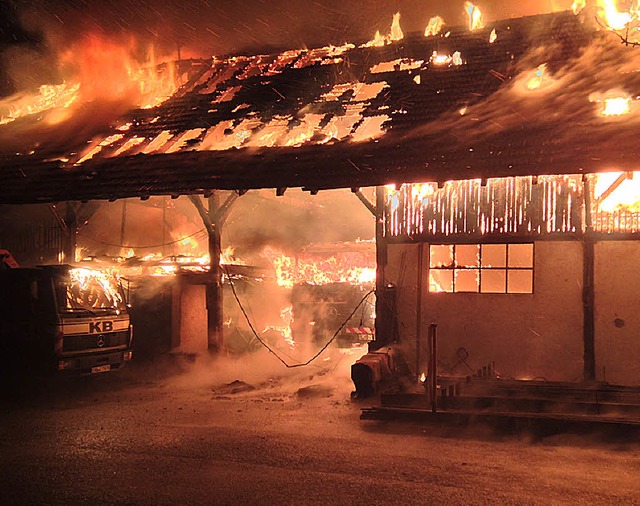 Zu den dramatischsten Ereignissen in d... in Elzach (Foto rechts) und Kollnau.   | Foto: Archivfoto: Feuerwehr, Fackler