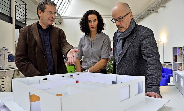Cornelius Wittal (von links), Tanja Nolasco und Andreas Dietrich am Modell   | Foto: Ralf H. Dorweiler (2)/zvg (1)