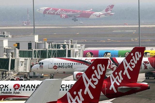 Keine Spur von Air-Asia-Flugzeug – 162 Menschen vermisst