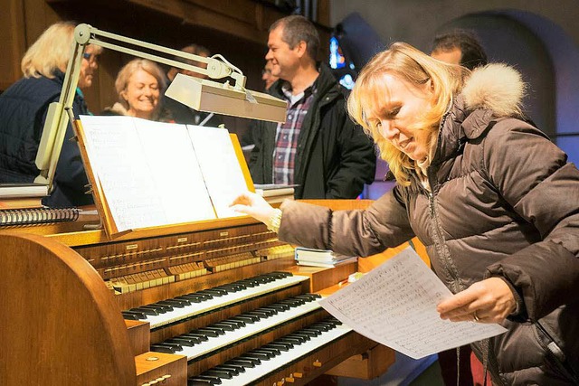 Nicola Heckner studiert mit dem Mnste... das Weihnachtsoratorium von Bach ein.  | Foto: Martin Hau