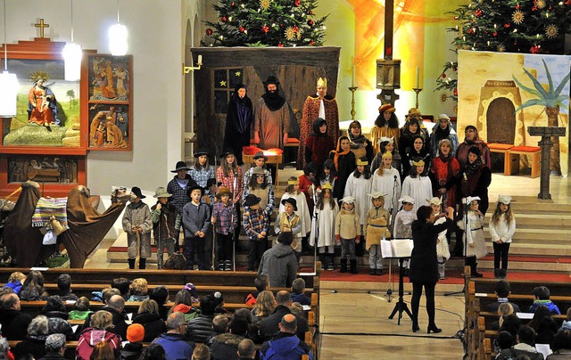 &#8222;Siehst du das Licht&#8220; hie... an Heiligabend in der Nikolauskirche.  | Foto: Hannah Steiert