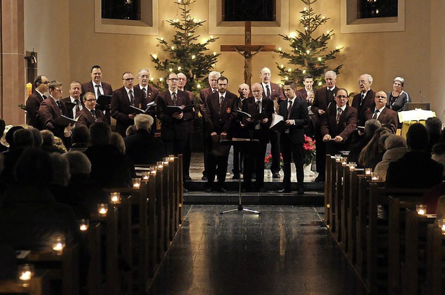 Im festlich geschmckten Kirchenraum l...en wie sein Jubilumsjahr ausklingen.   | Foto: wolfgang knstle