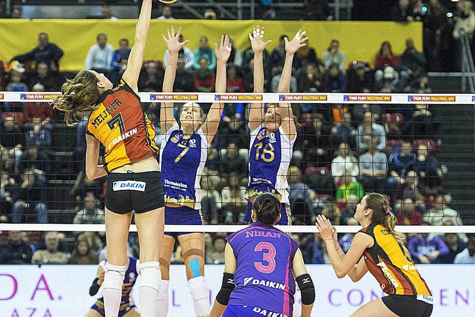 Die 26. Auflage: Volleyball-Weltklasse in der Basler St. Jakobshalle. (Foto: dpa) Die 26. Auflage: Volleyball-Weltklasse in der Basler St. Jakobshalle. (Foto: dpa)