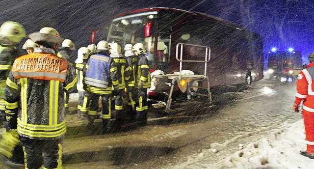 Zahlreiche Rettungskrfte waren im Einsatz.   | Foto: roland gutjahr