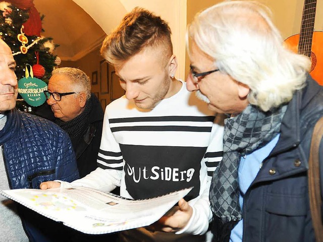 BVB-Strmerstar und Nationalspieler Ci...tadt Torre Annunziata unter die Lupe.   | Foto: Privat