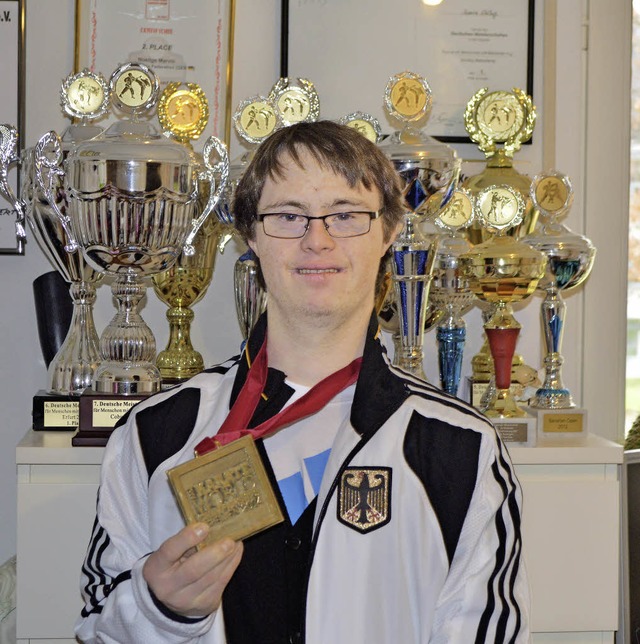 <Text> Marvin Nltge in seinem Zimmer ...vember 2014 Karate-Weltmeister.</Text>  | Foto: Sebastian Heilemann