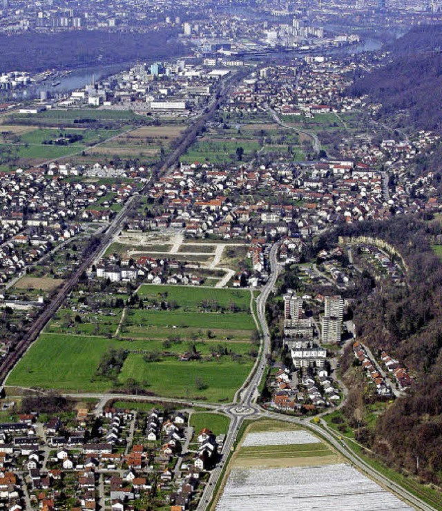 Wyhlen und Grenzach aus der Luft in ei...  der Redaktion keine Luftbilder vor.   | Foto: Erich Meyer