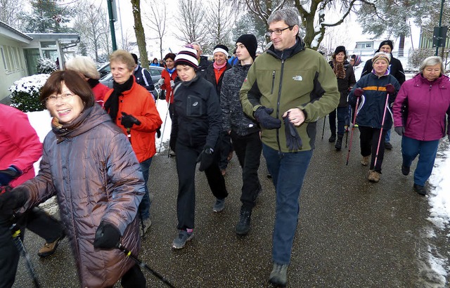 Mehr als 200 Lufer sind auf den Beinen.   | Foto: Frank Leonhardt