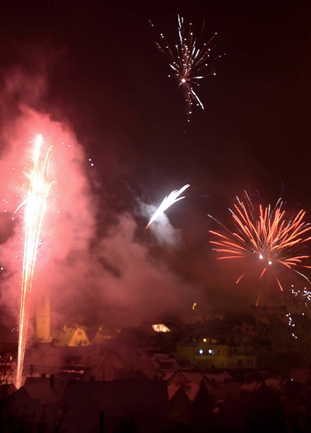 Endingen. Silvesterfeuerwerk ber Endingens  Altstadt.  | Foto: Roland Vitt