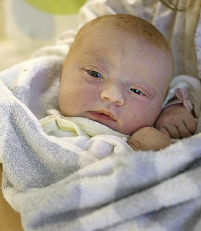 Weder Emma noch Mia: Zoey Aniela heit das erste 2015  in Berlin geborene Baby.   | Foto: dpa
