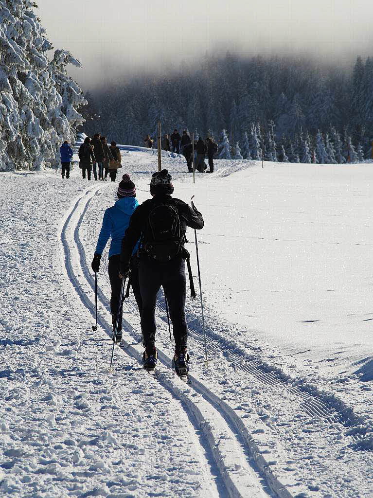 Das Jahr legte einen Bilderbuchstart hin. Zumindest auf den Bergen, wie hier auf dem Schauinsland, gab’s am Neujahrstag reichlich Schnee und Sonne pur.