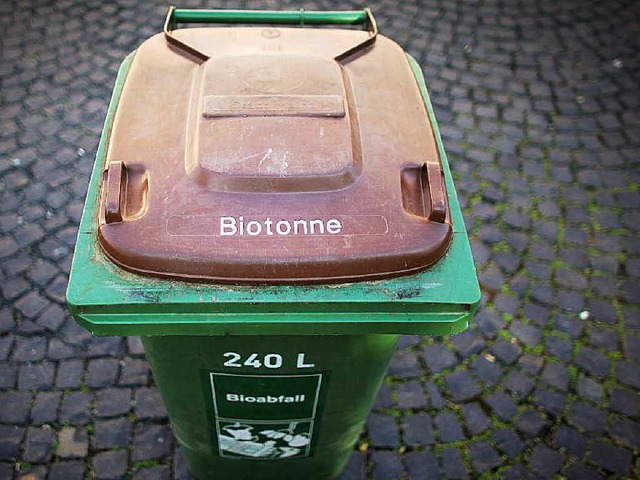 Die Biotonne, seit 1. Januar Pflicht, ist nicht berall vorhanden.   | Foto: dpa