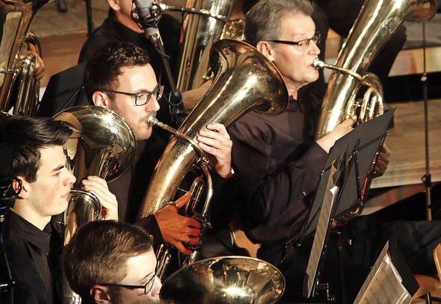 Auch diese Blasmusiker interpretierten...n auf interessante Weise musikalisch.   | Foto: Heidi Fssel