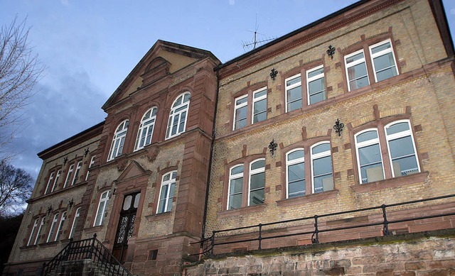 Das alte Schulhaus wird zu einer Kindertagessttte umgebaut.  | Foto: Heidi Foessel