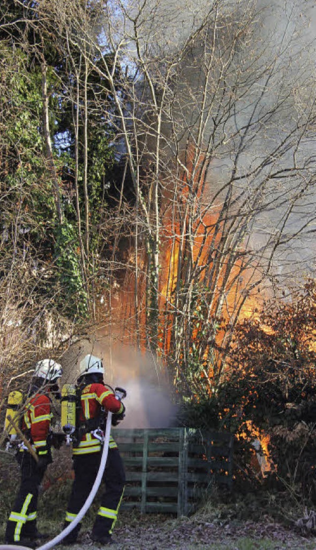 Schnell unter Kontrolle hatte  die Wehr das Feuer.  | Foto: Utke